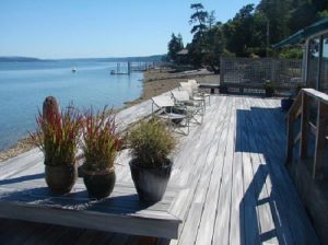 deck-Grapeview-Washington-waterfront--