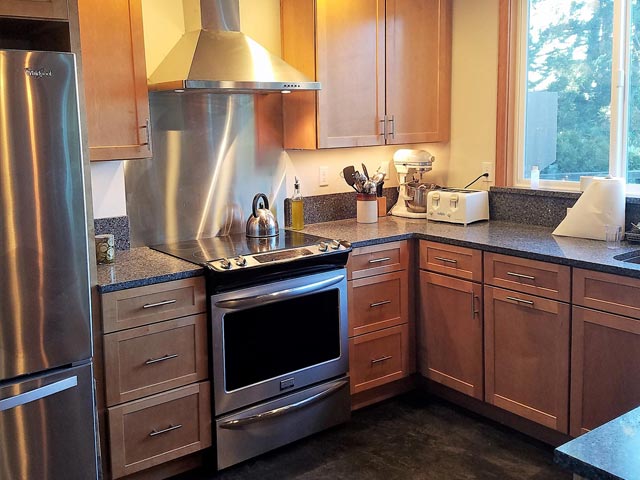 stainless-steel-range-Grapeview-Washington-custom-cabin-kitchen-remodel
