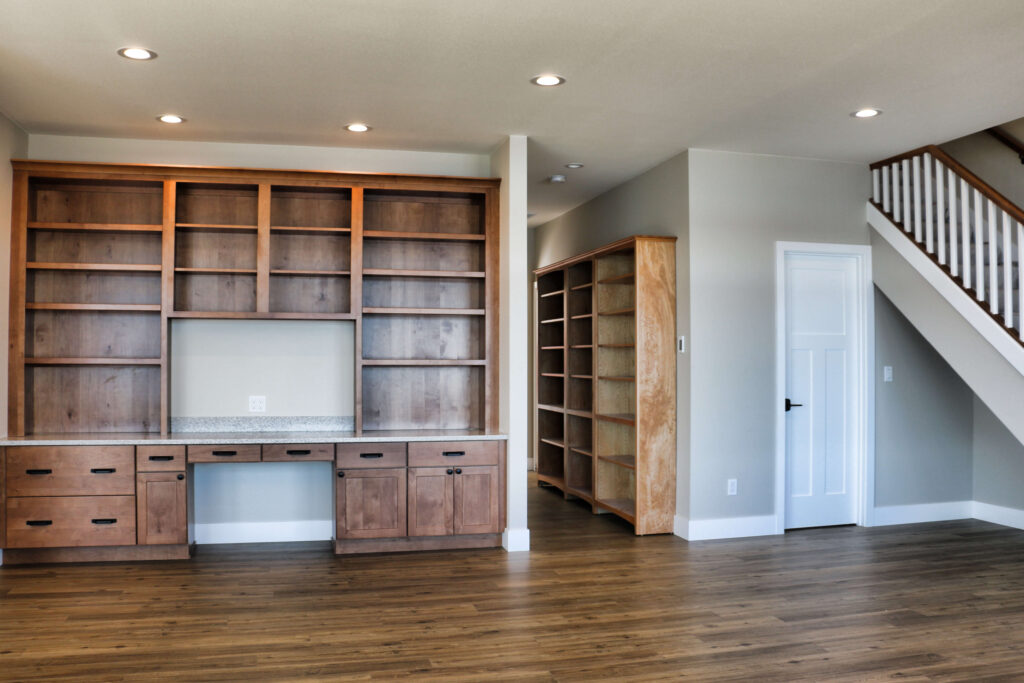 Custom Home Builder in Grapeview with office cabinets