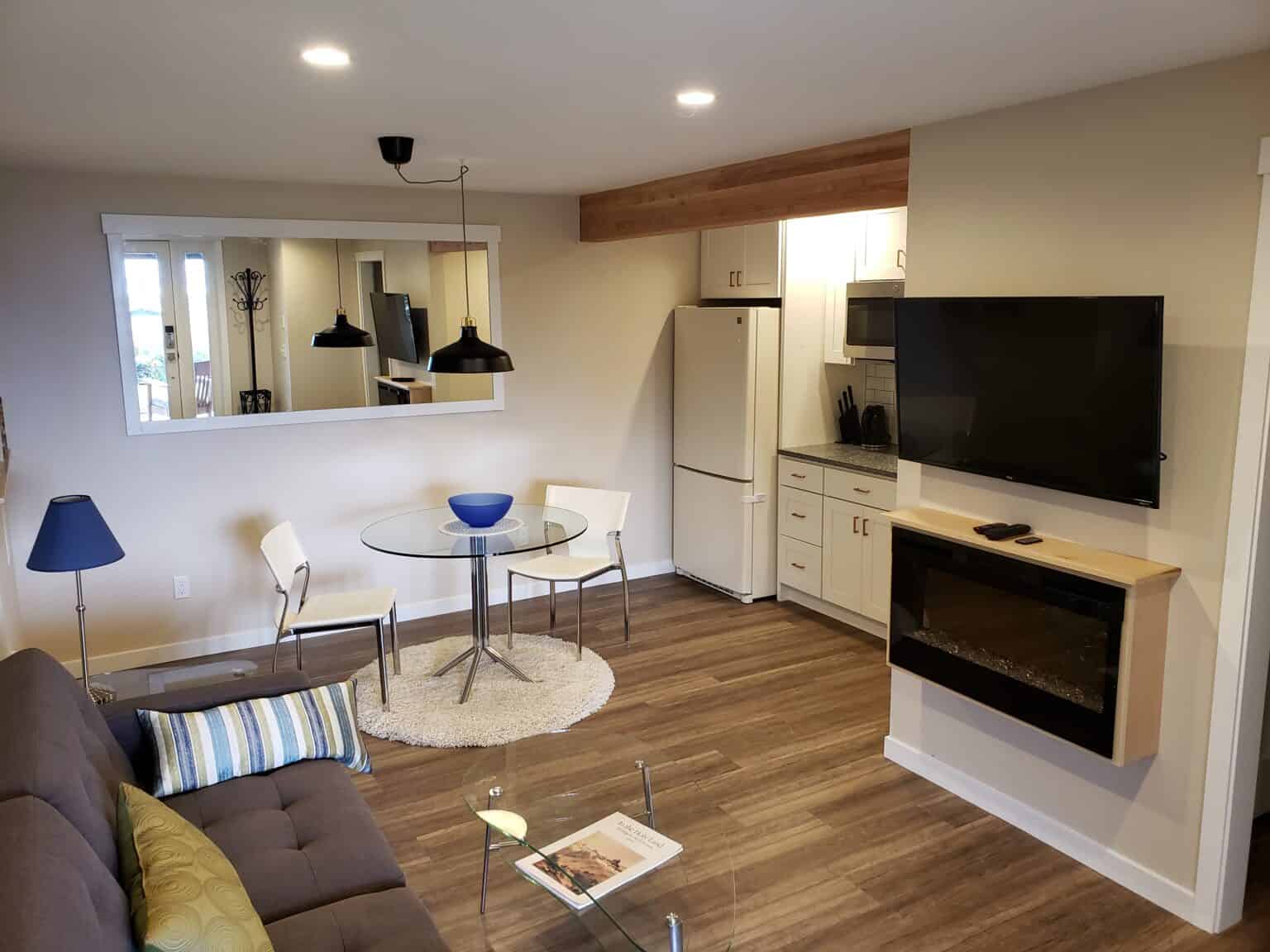 home renovation with custom built kitchenette cabinetry